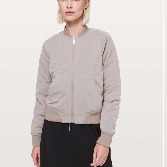 14. Lululemon Flip It & Reverse It Jacket in Smoky Blush - Picture 1 of 3